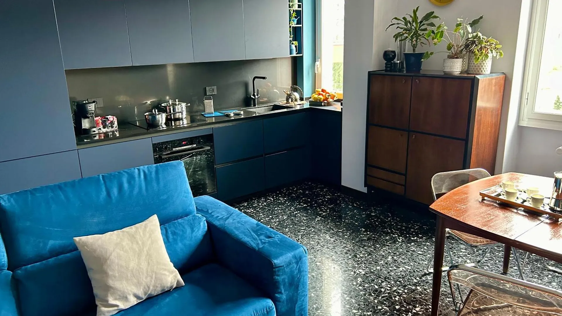 Elegant Blue Apartment Portello - Near Mico And Fiera Milano